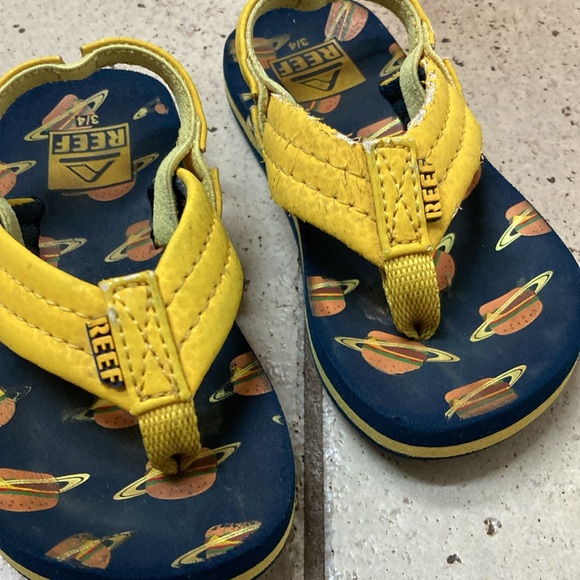 Reef flip flops, size 4/5 - Picture 4 of 6